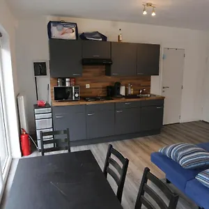 Apartamento Studio 200 Meters From Central Station, Amberes